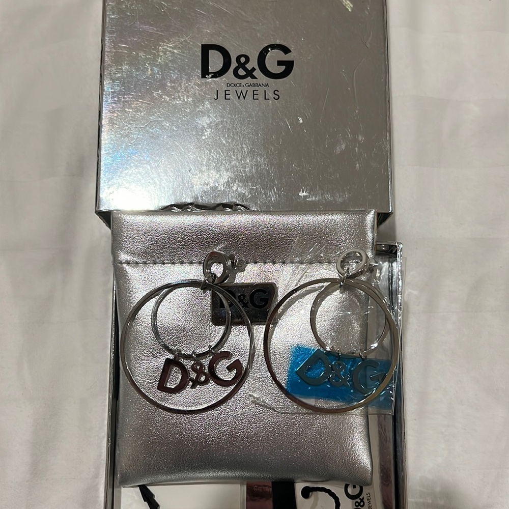 D&G hoop earrings